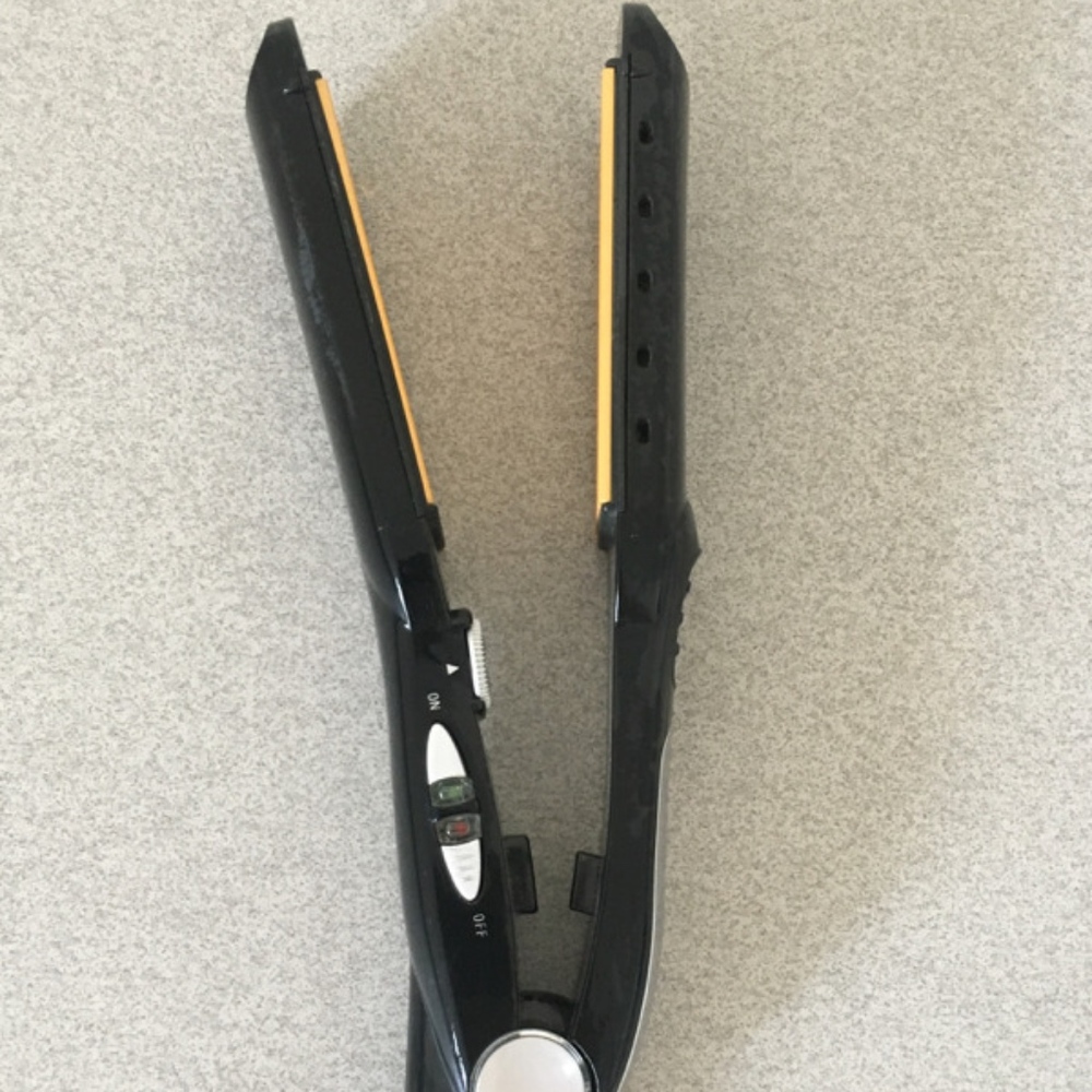 CONAIR 2 Inch Hair Flat Iron